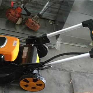 82V5AH鋰電池草坪機(jī)，20寸加厚鋼底盤(pán)，帶自走功能，靜音環(huán)保高效